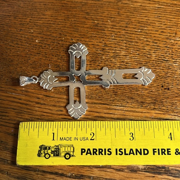 Vintage Taxco Extra Large Sterling Silver Cross Pendant - Picture 15 of 17